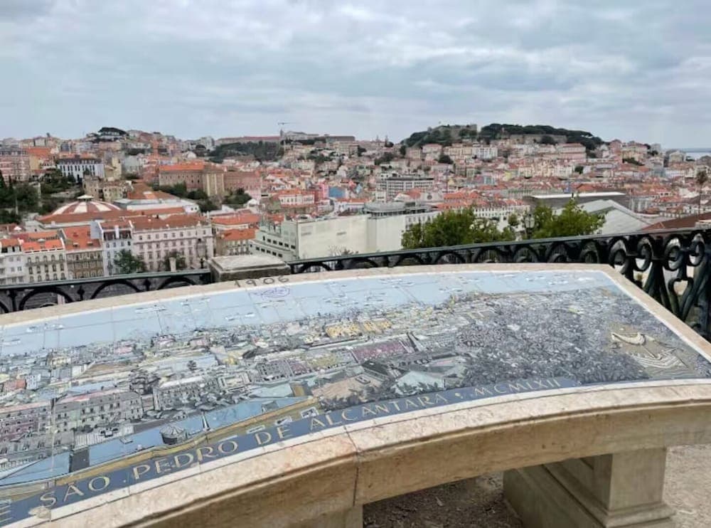 Bairro Alto Wooden Top