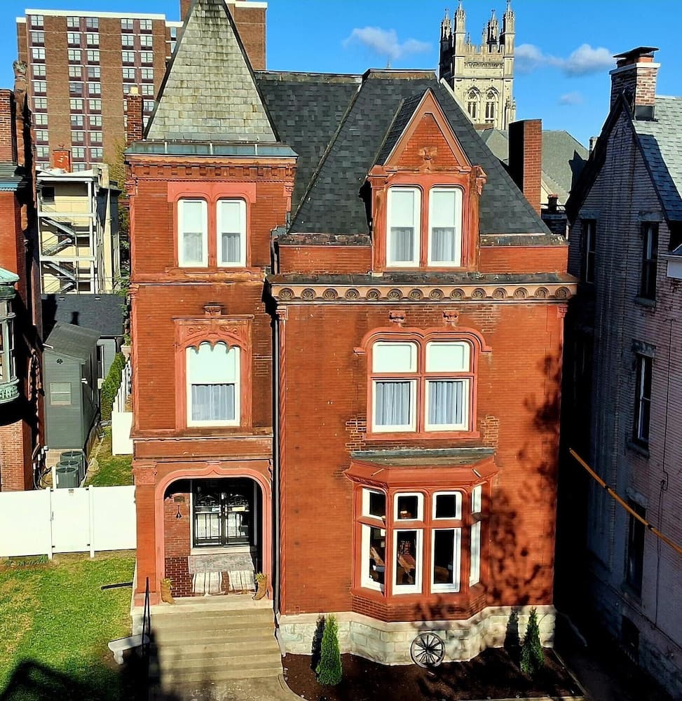 Bourbon Barrel Inn Bed & Breakfast