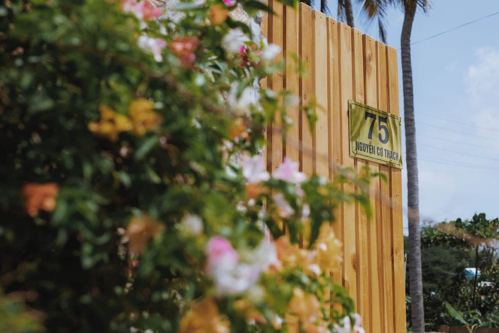 Charm Hon Rom Villas Resort