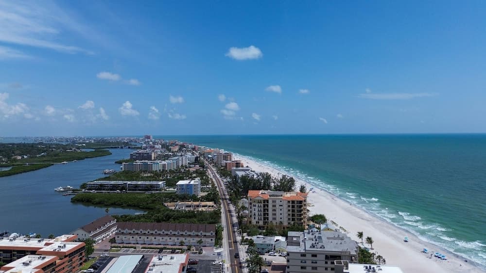 Sea Club #402 - Isle Be Back