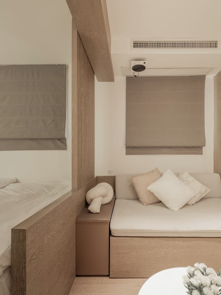 Shanghai Hills & Gefii 50 Shades of Grey