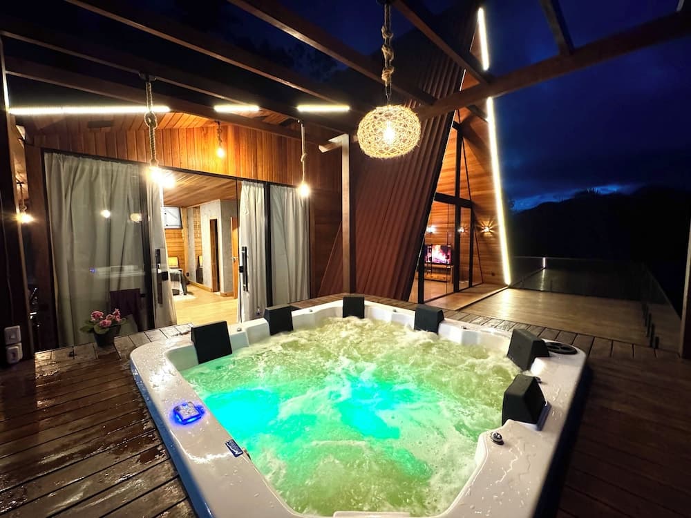 Chalé com Jacuzzi a 8km de Santa Teresa