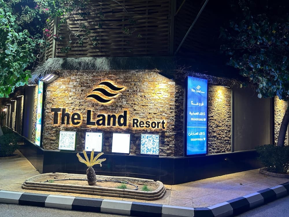 The Land Villas Ammaria