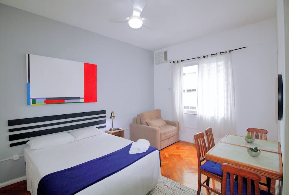 Studio Completo em Ipanema C063