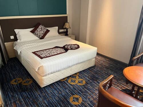A1 Royal hotel Riverside