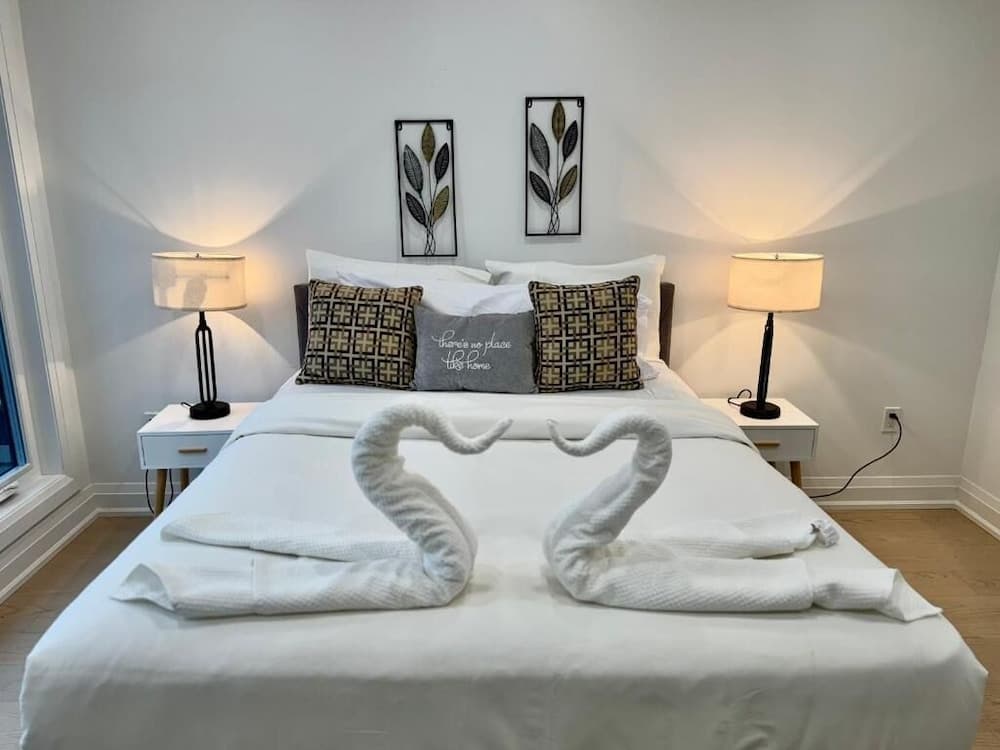 Lakeside Gem - Frenchman's Bay