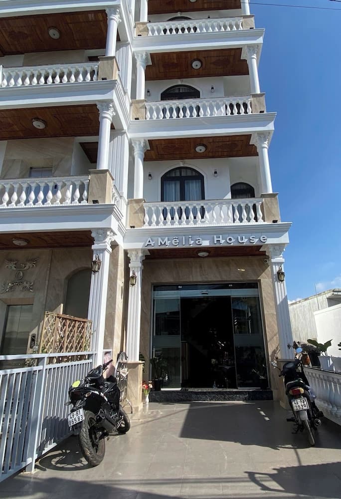 Amelia House - Boutique Hotel