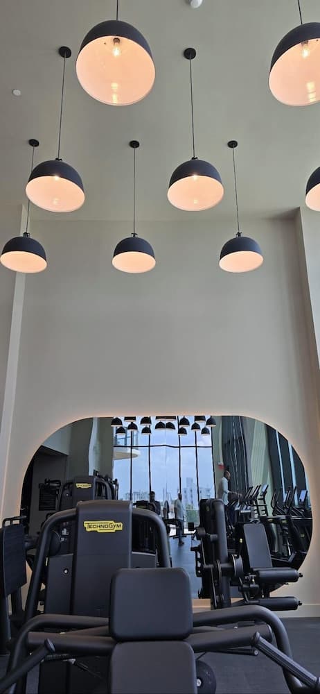 Luxury Condo W Views Near Miami Beach