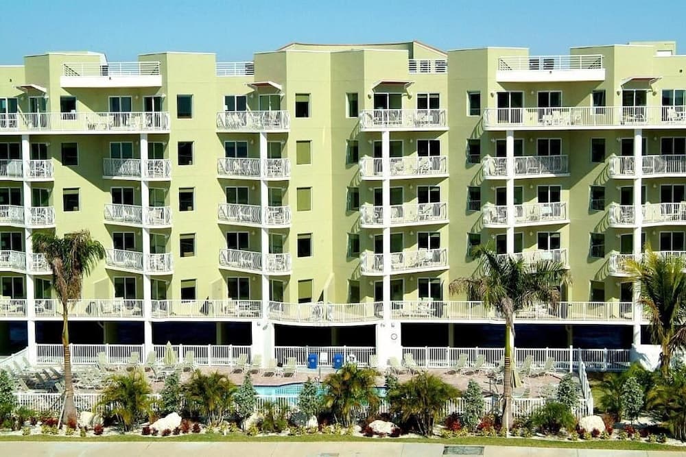 Crystal Palms Beach Resort