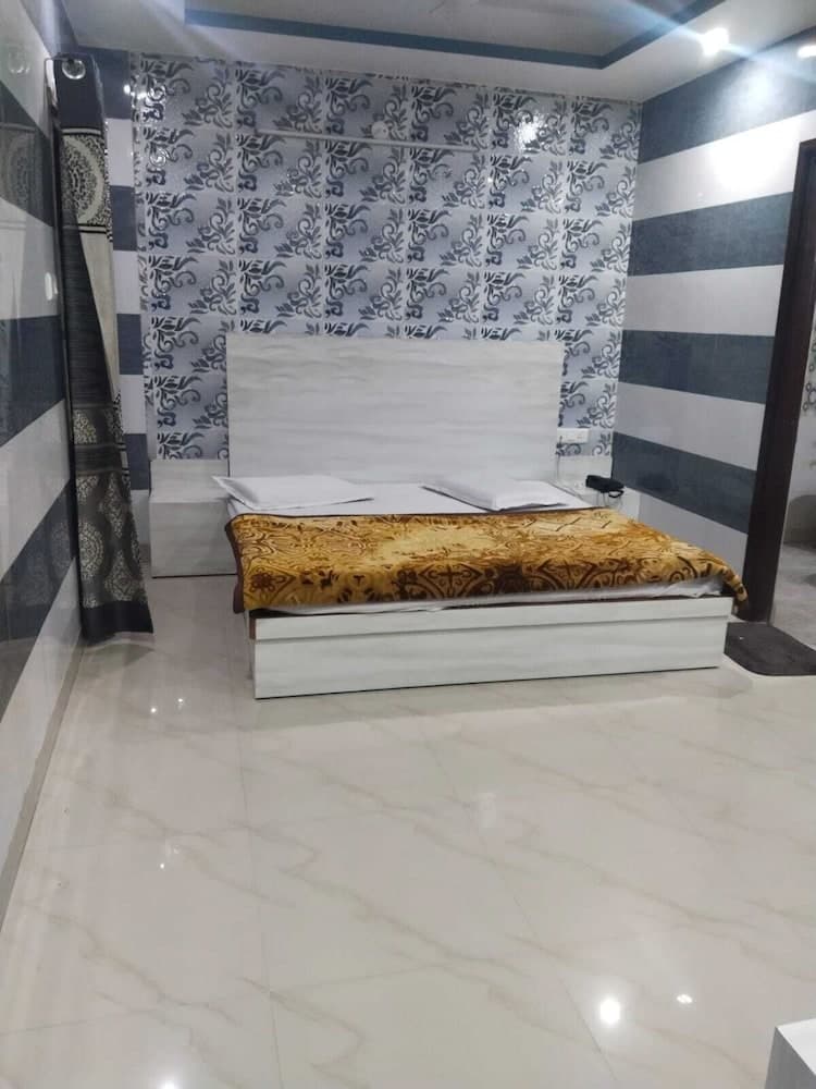 Hotel Shri Radha Niwas