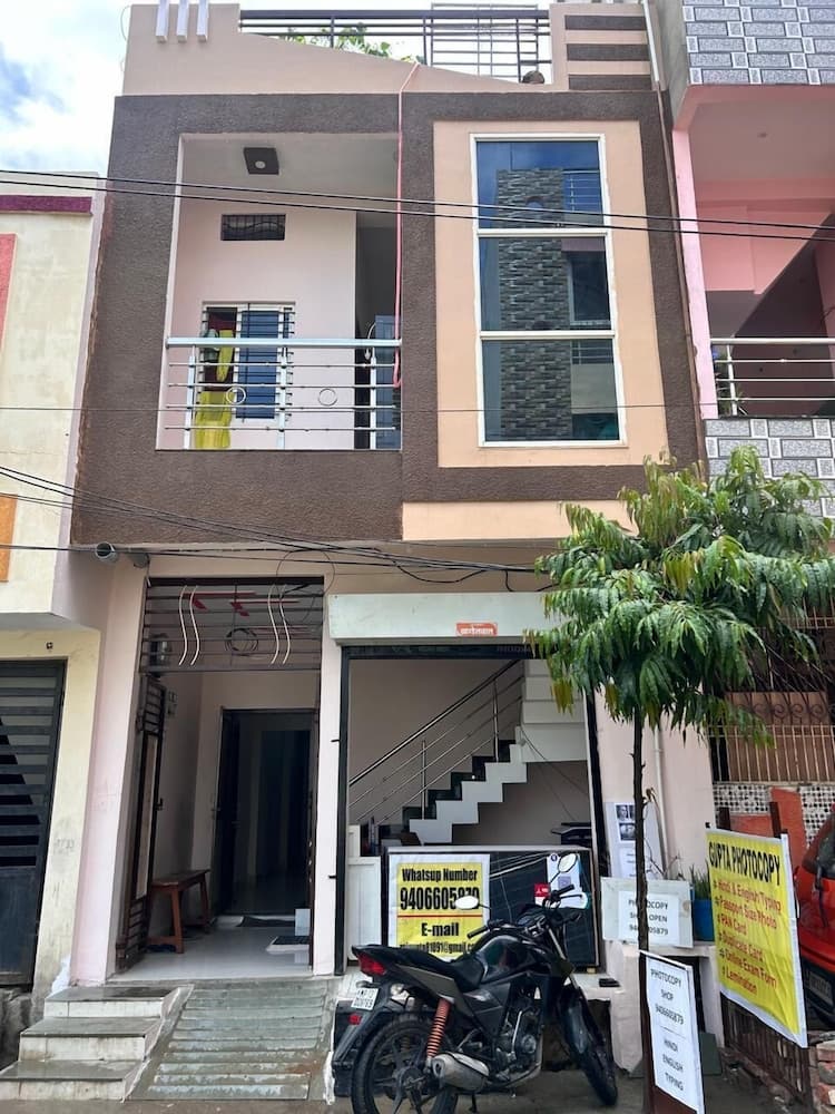 Anirudhha Home Stay
