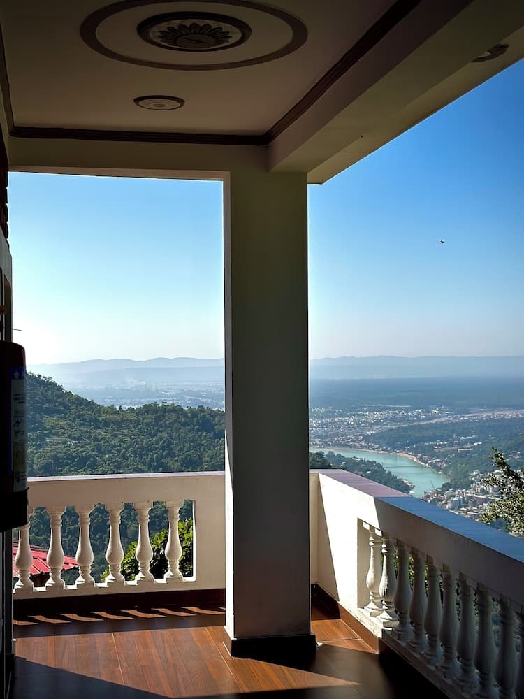 Konaklama yerinden şehir manzarası