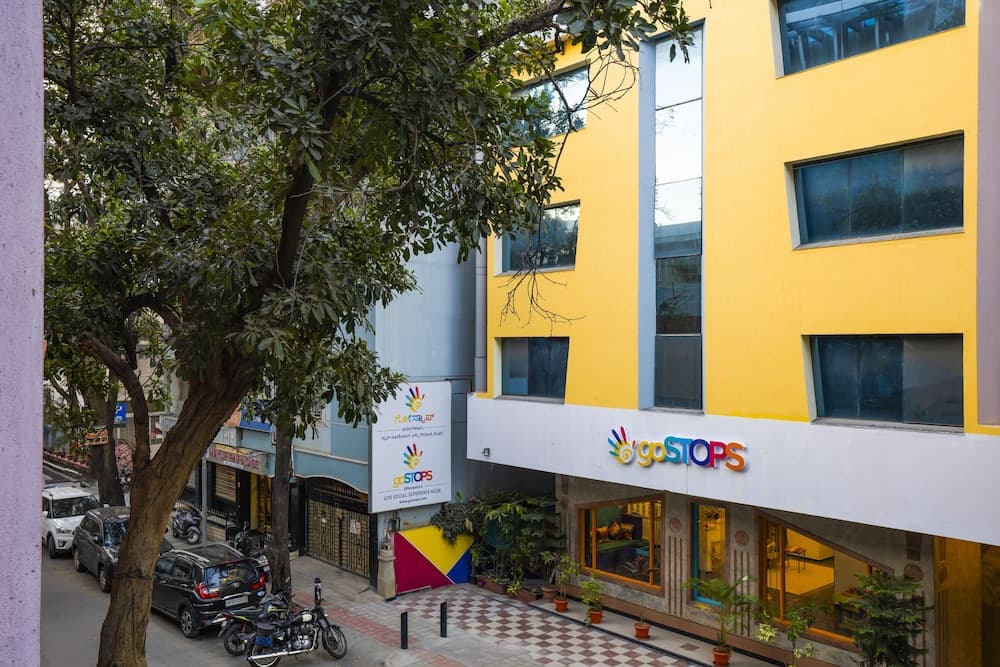 goSTOPS Bengaluru Gandhi Nagar Majestic.