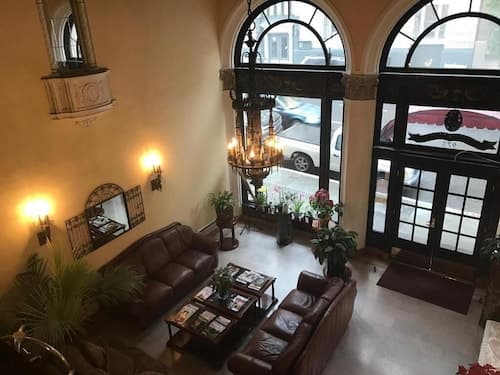 Mayflower Hotel