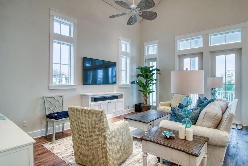 Seaside Sojourn 111 LA