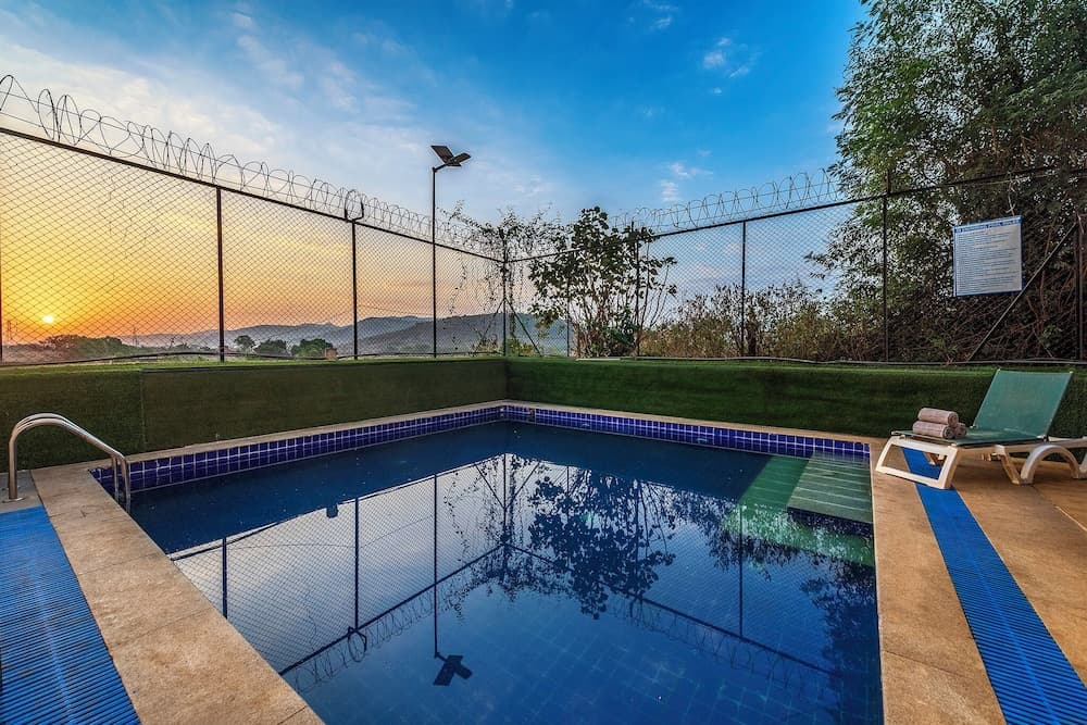 Cosmicstays Luxe Oasis Pool & Bar Villa