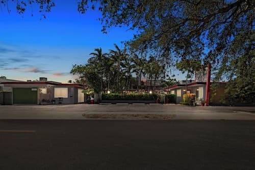 Spacious 1BR in Hollywood FL Pet-friendly, Parking