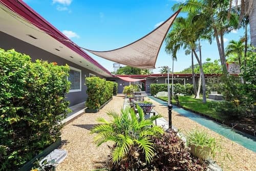 Cozy 2BR in Hollywood FL Pet Friendly