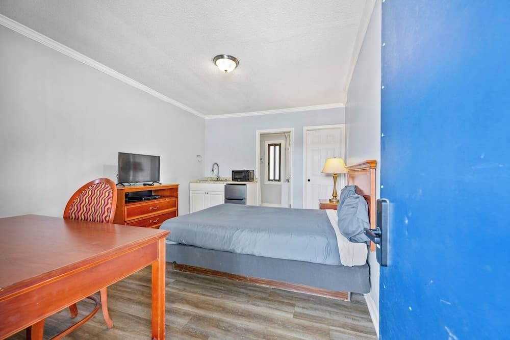 Cozy 1BR Retreat in Brownstown Relax & Unwind!