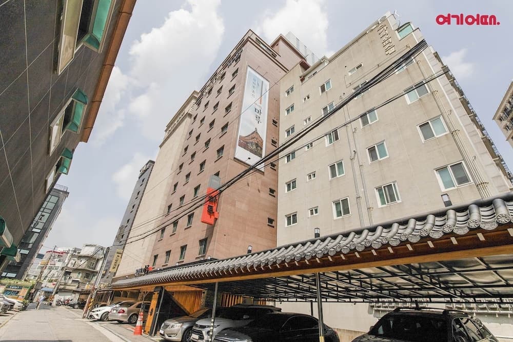 MARU HOTEL