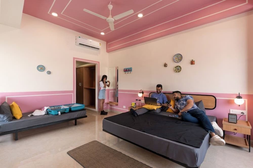 The Hosteller Jaipur, MI Road