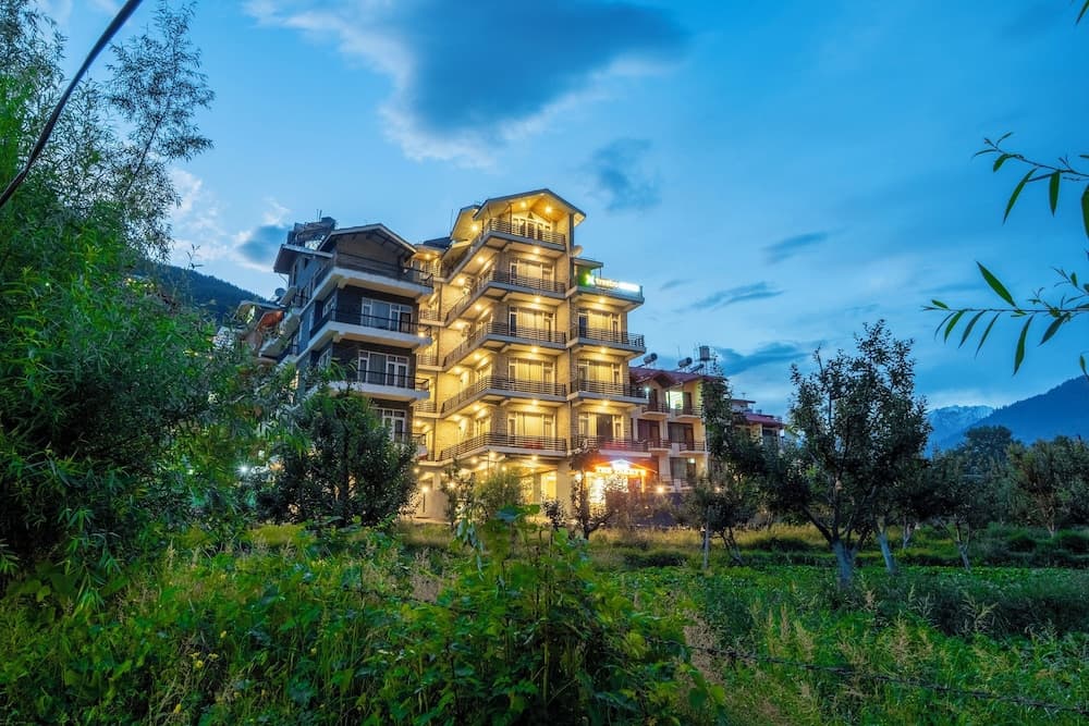 Treebo Premium Takey'S