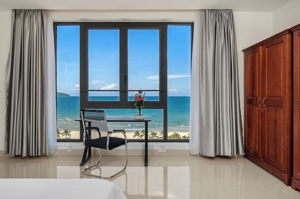 Cocorico Da Nang Beach Hotel