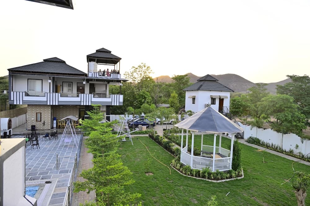 Popli Paradise Resort