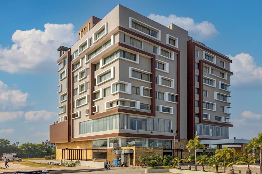 THE CHANDRA LEELA