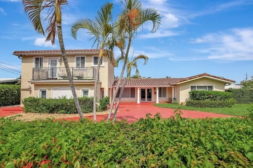 Beach Duplex 3br Manor with Heated Pool