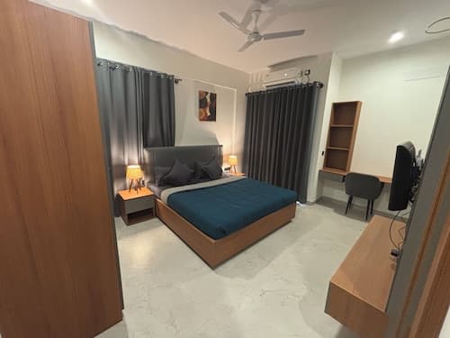 Housr 36 Studio Rooms Bangalore Near Leela Palace