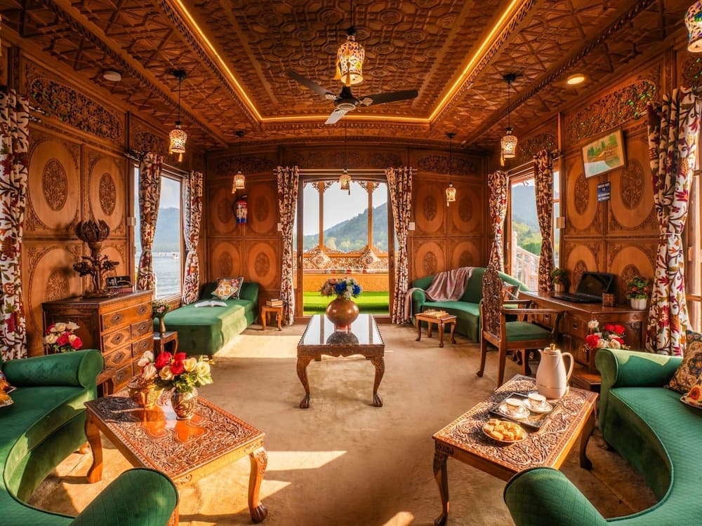 Moustache Houseboat Srinagar