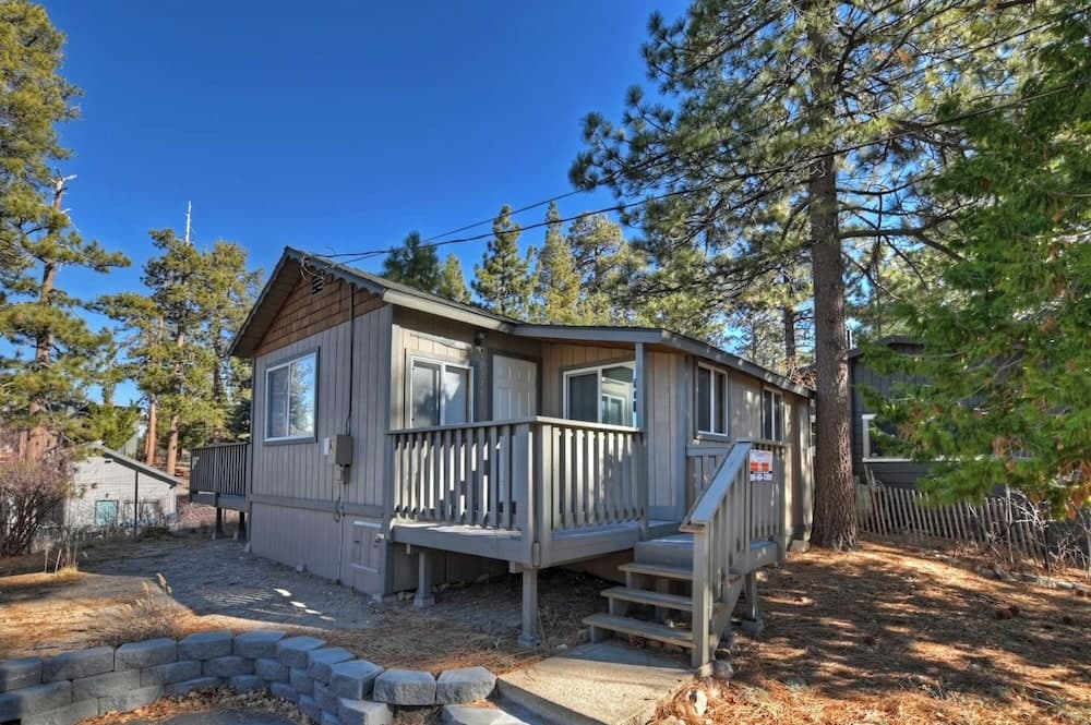 Tranquil 2-Bedroom Retreat