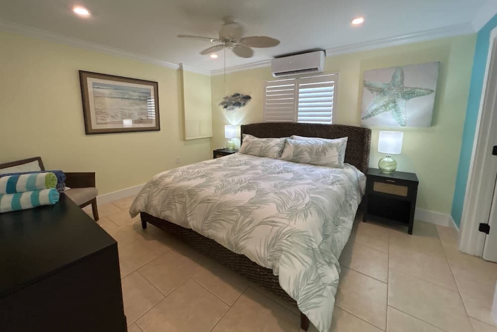 Lulu's Key House Entire 4-unit Complex