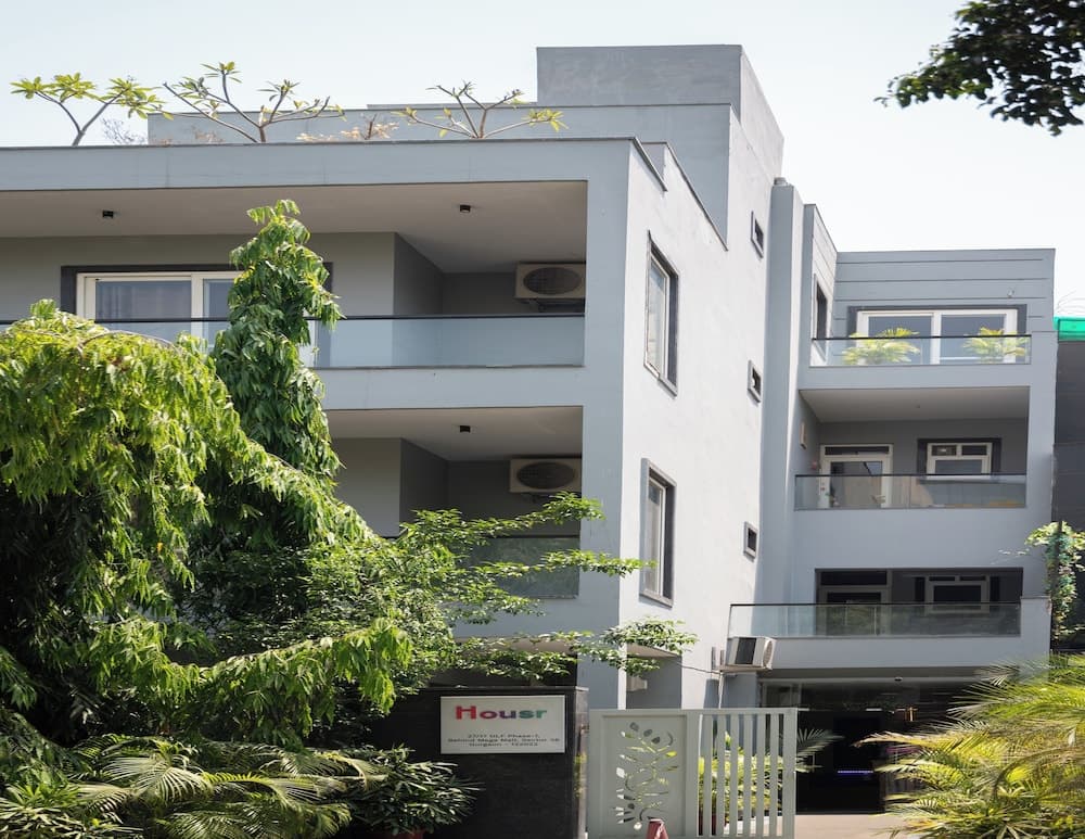 Housr Golf Course Road Phase 1 Metro