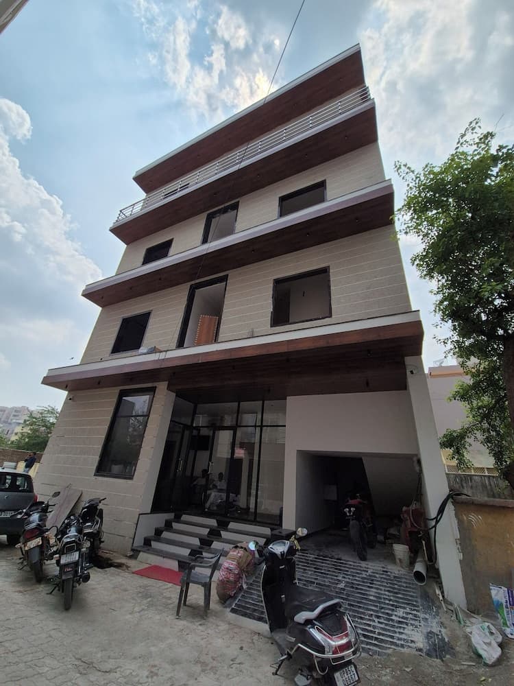 OnlyStay Surbhi Dham