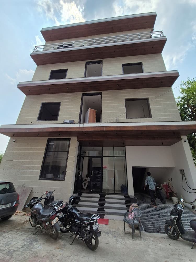 Konaklama yerinin ön cephesi