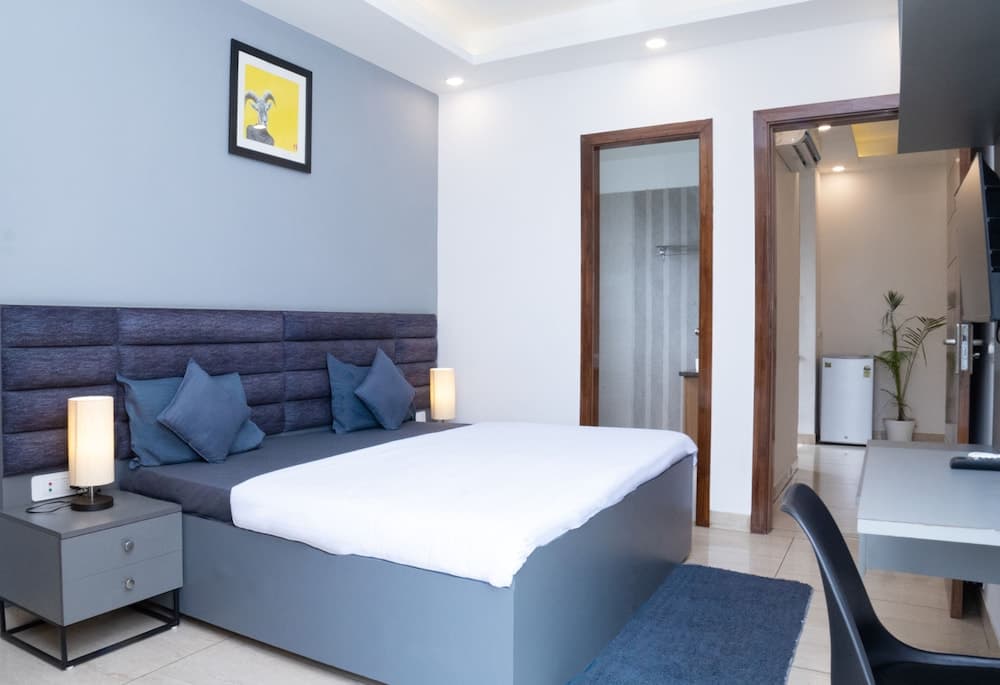 Housr DLF Phase 4 Sector 28 Gurgaon