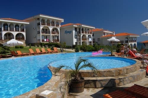 Breeze Apartments