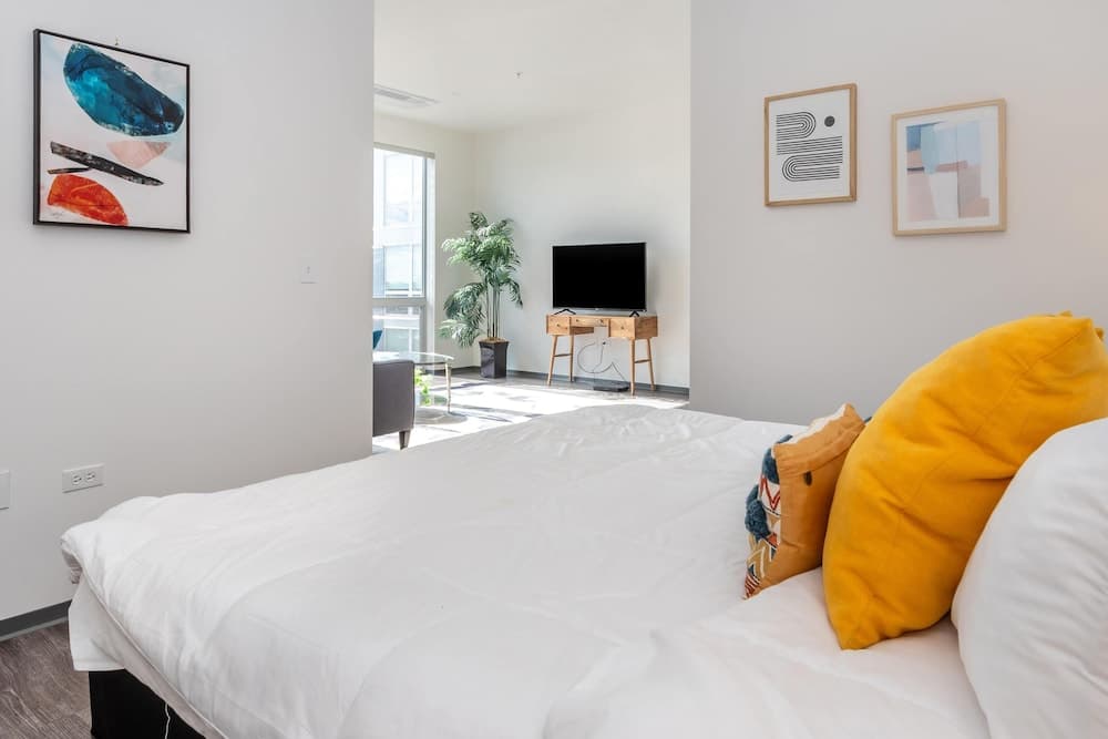 New & Modern  Lux City Escape