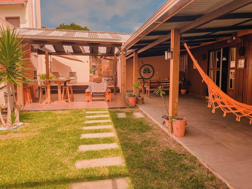Shangri La Casas e Studios