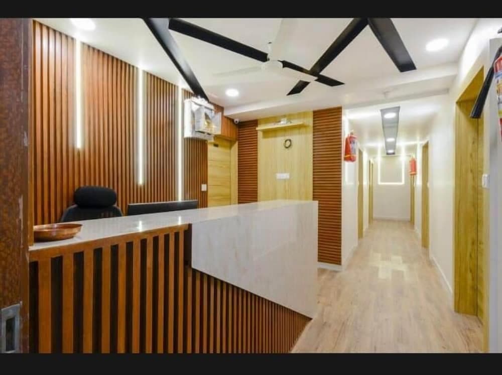 HOTEL SAFARI INN C G ROAD