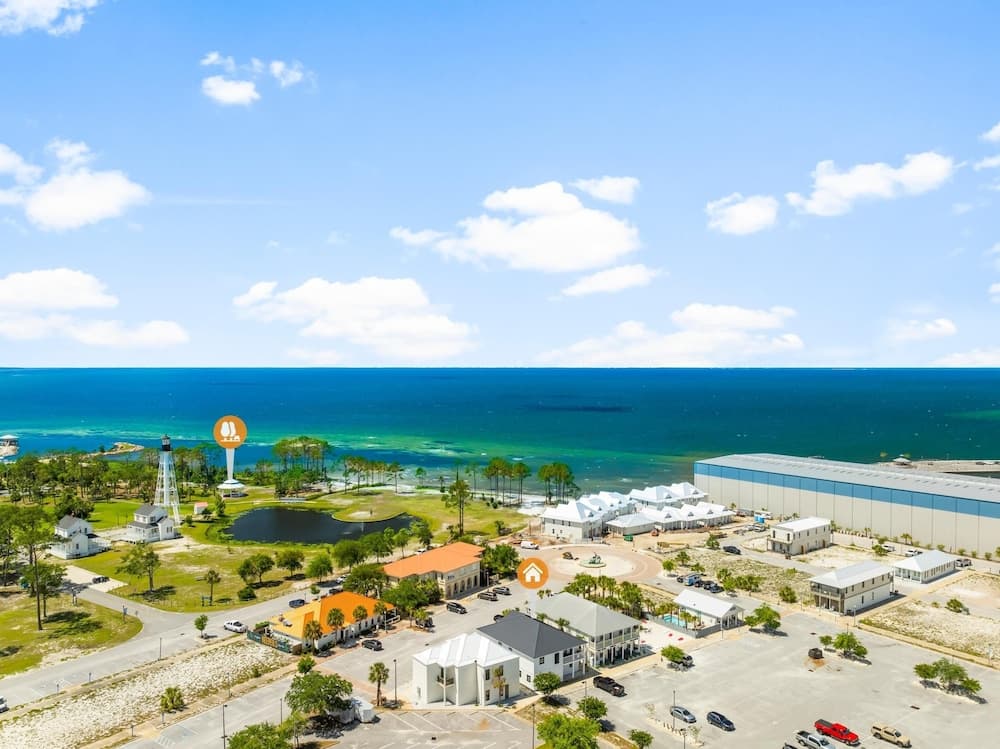 Pet Friendly Beach House - Marina View