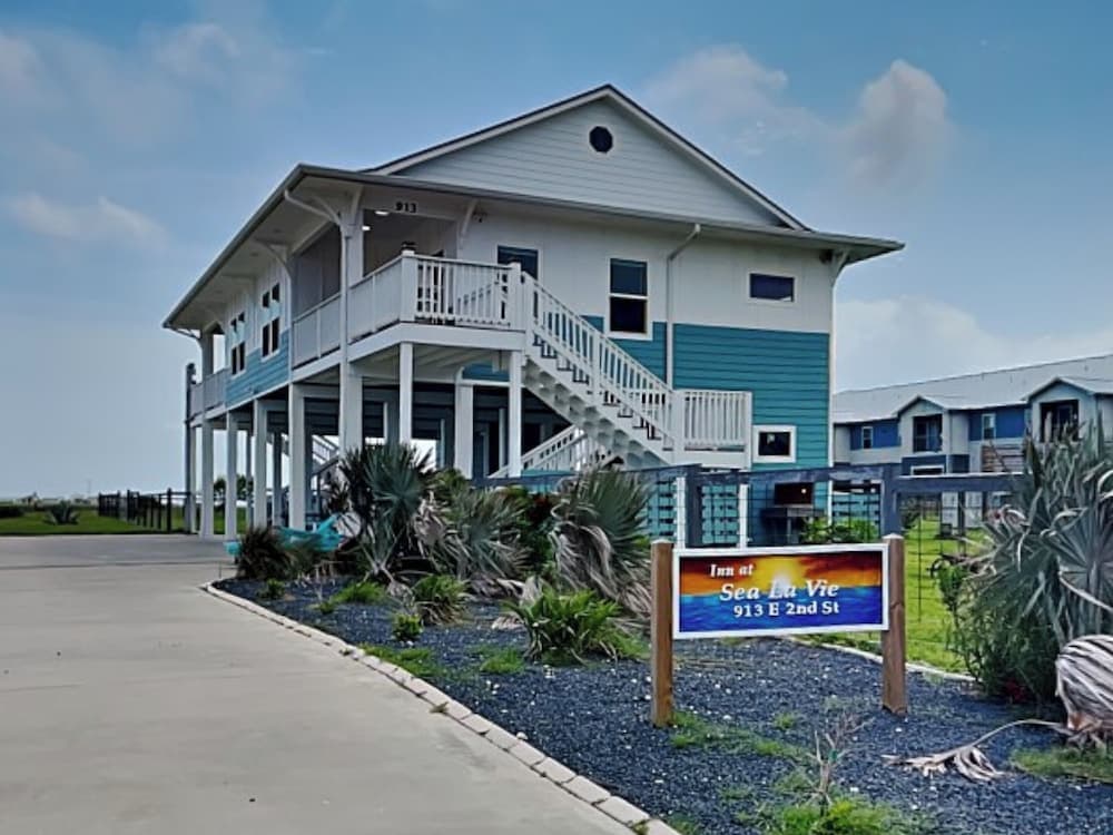Inn at Pelican Paradise
