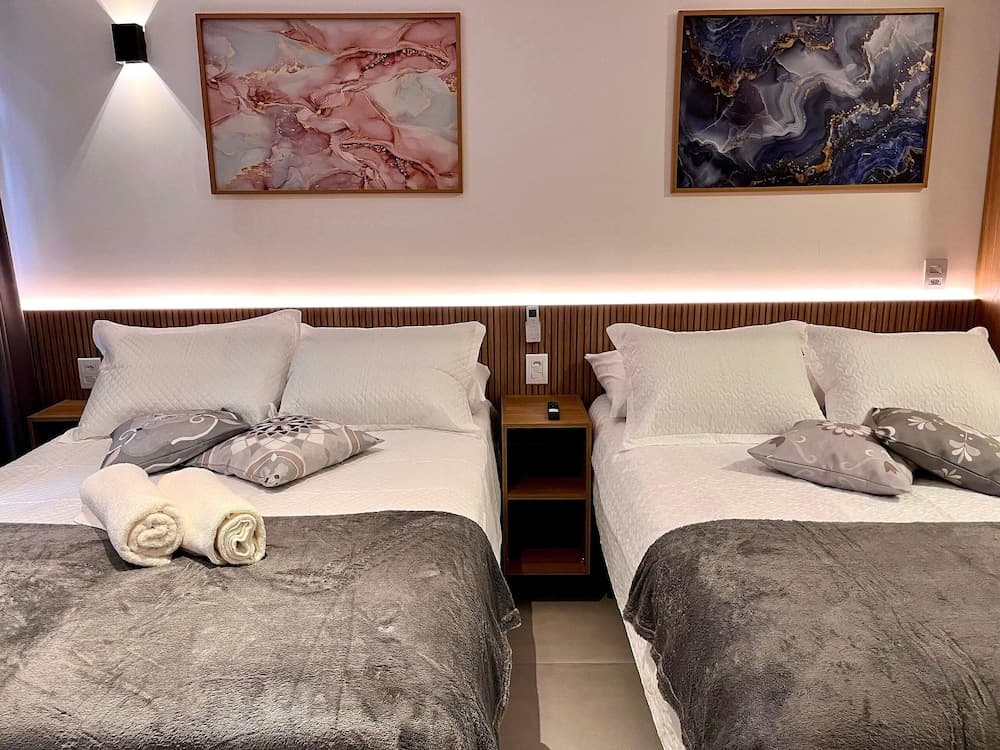 Hyde Park Select - by Living