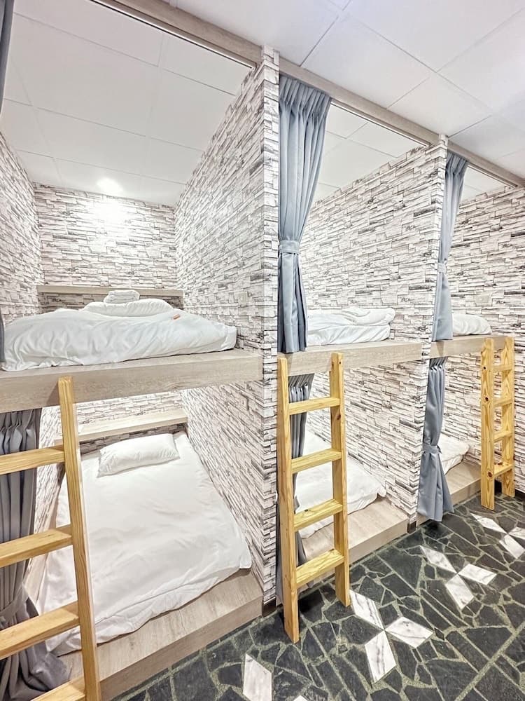 Economy Class Hostel