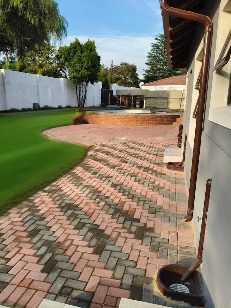 Nu Oasis guest house