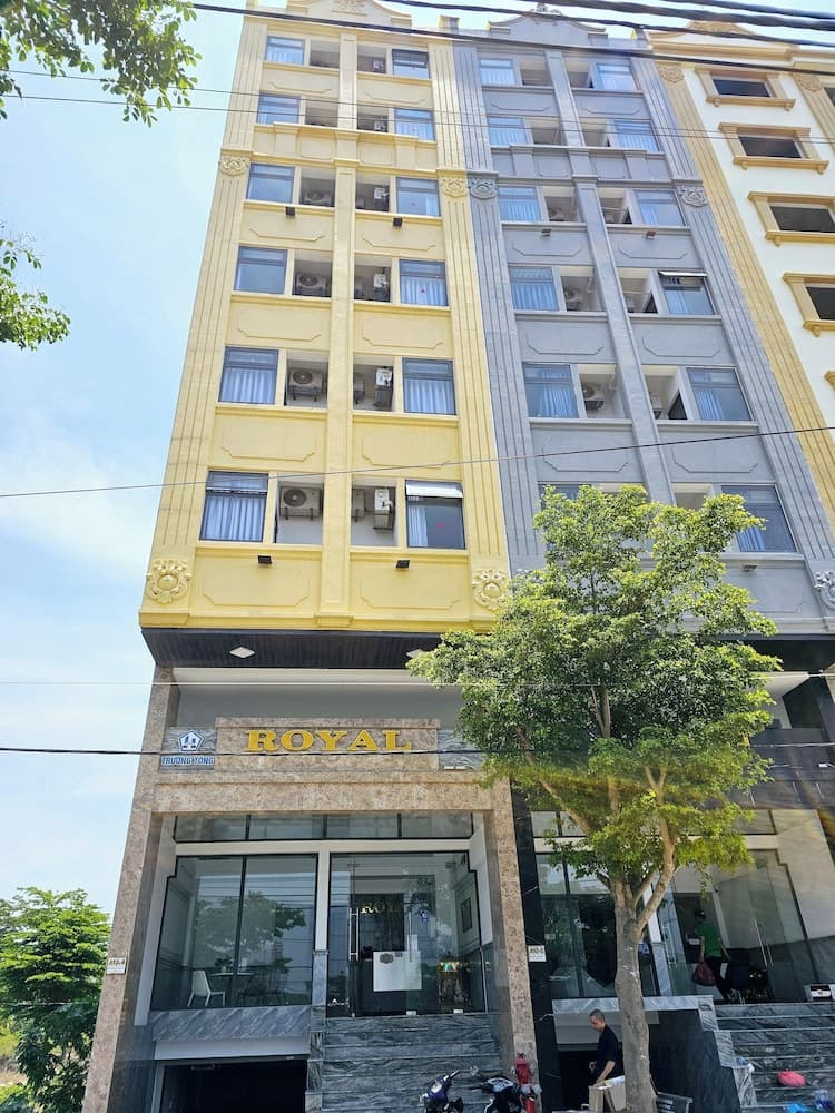 Royal Hotel & Apartment