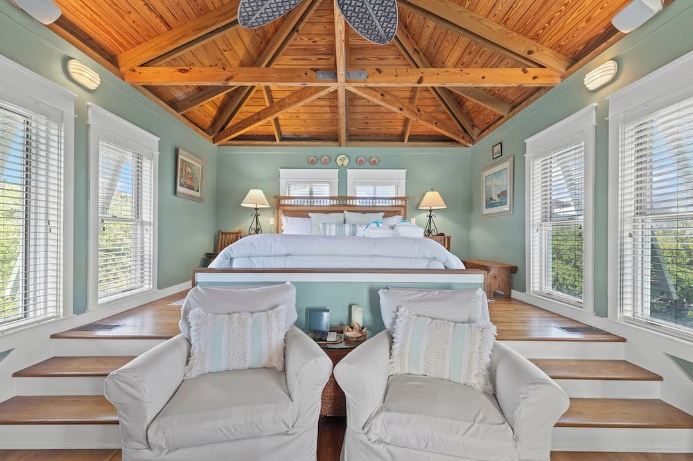 Seabatical! 3BR 2BA Coastal Retreat for 8 Relax, Unwind, and Recharge