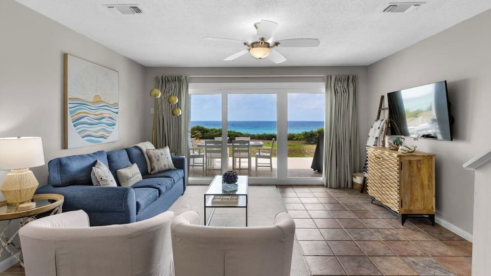 2BR Beachfront Townhome w/ Beach Service + Free Attraction Tickets!